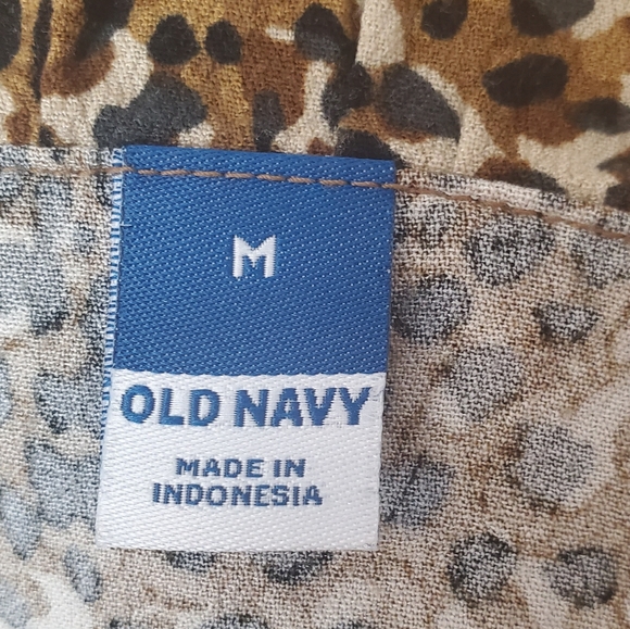 NWT Waist-Defined Ruffle-Trim Top ( SIZE M) - Picture 7 of 11